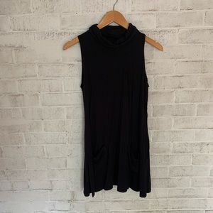 LOGO Black Sleeveless Tunic Size Small